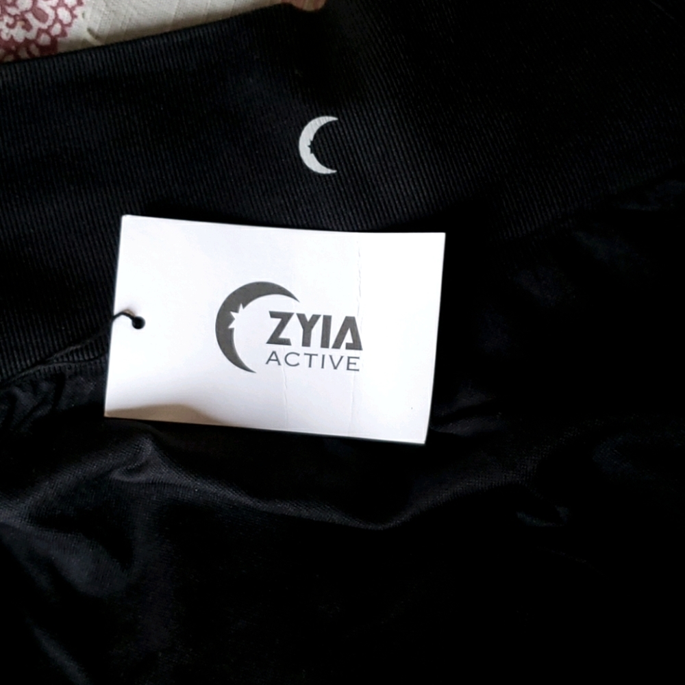 Zyia Leggings